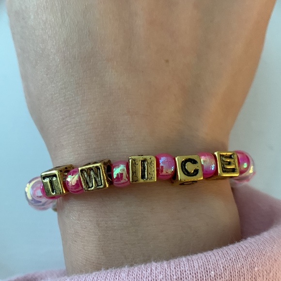 TWICE beaded bracelet - Picture 2 of 2